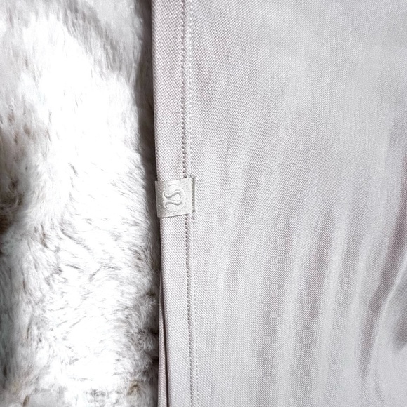 EUC Lululemon Oversized Muscle Tee (sits at waist) size 6 - Picture 3 of 3